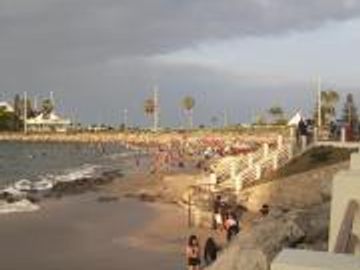 En Venta Casa con Jacuzzi Salinas Costa de Oro con calles asfaltadas