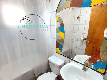 SE VENDE CASA CON GRAN OPORTUNIDAD DE RENTABILIZAR... OFERTA!!