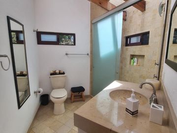 CASA FUNCIONAL Y PRÁCTICA EN VENTA, CENTRO DE AVANDARO