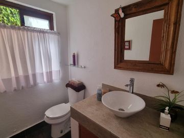 CASA FUNCIONAL Y PRÁCTICA EN VENTA, CENTRO DE AVANDARO