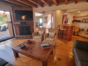 CASA FUNCIONAL Y PRÁCTICA EN VENTA, CENTRO DE AVANDARO