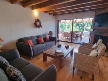 CASA FUNCIONAL Y PRÁCTICA EN VENTA, CENTRO DE AVANDARO