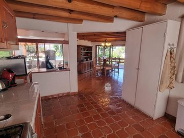 CASA FUNCIONAL Y PRÁCTICA EN VENTA, CENTRO DE AVANDARO