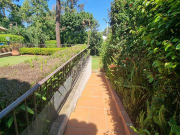 CASA FUNCIONAL Y PRÁCTICA EN VENTA, CENTRO DE AVANDARO