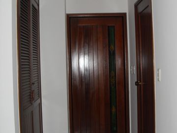 VENDO APARTAMENTO EN EL PEÑON ÁREA: 122.57M2 3 ALCOBAS MÁS SERVICIO