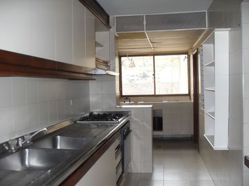 VENDO APARTAMENTO EN EL PEÑON ÁREA: 122.57M2 3 ALCOBAS MÁS SERVICIO