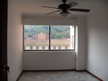VENDO APARTAMENTO EN EL PEÑON ÁREA: 122.57M2 3 ALCOBAS MÁS SERVICIO