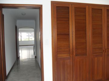 VENDO APARTAMENTO EN EL PEÑON ÁREA: 122.57M2 3 ALCOBAS MÁS SERVICIO