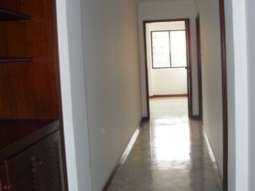 VENDO APARTAMENTO EN EL PEÑON ÁREA: 122.57M2 3 ALCOBAS MÁS SERVICIO