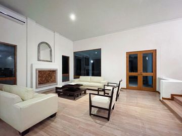 Residencia en Venta San Gonzalo Colomos Patria, Zona Dorada Zapopan