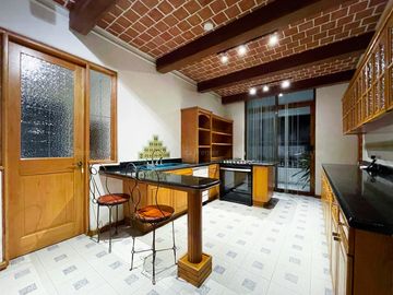 Residencia en Venta San Gonzalo Colomos Patria, Zona Dorada Zapopan