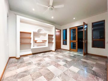 Residencia en Venta San Gonzalo Colomos Patria, Zona Dorada Zapopan