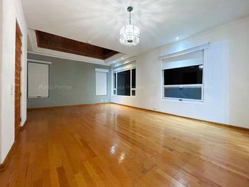 Residencia en Venta San Gonzalo Colomos Patria, Zona Dorada Zapopan