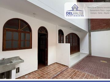 SE ALQUILA AMPLIA Y BONITA CASA EN URB - MIRAFLORES