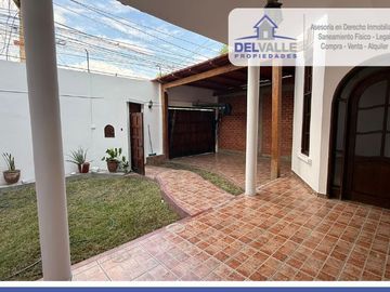 SE ALQUILA AMPLIA Y BONITA CASA EN URB - MIRAFLORES