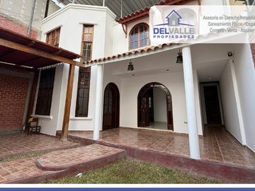 SE ALQUILA AMPLIA Y BONITA CASA EN URB - MIRAFLORES