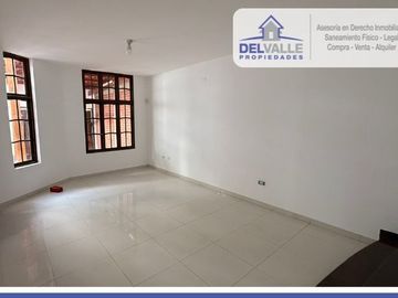SE ALQUILA AMPLIA Y BONITA CASA EN URB - MIRAFLORES
