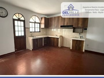 SE ALQUILA AMPLIA Y BONITA CASA EN URB - MIRAFLORES