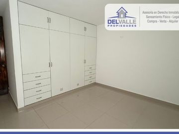 SE ALQUILA AMPLIA Y BONITA CASA EN URB - MIRAFLORES