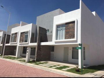 Casa en Venta, Fracc. Hacienda El Sisal, Cuautlancingo, Puebla.