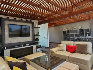 VENTA HERMOSO DUPLEX EN URB. LAS VIOLETAS SURCO