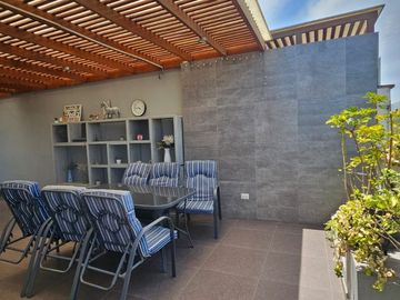 VENTA HERMOSO DUPLEX EN URB. LAS VIOLETAS SURCO