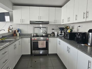 VENTA HERMOSO DUPLEX EN URB. LAS VIOLETAS SURCO