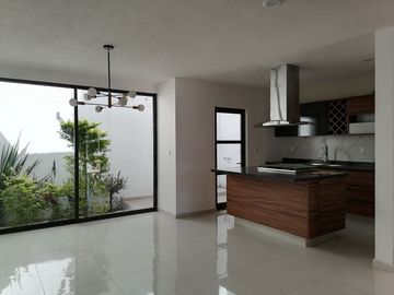 CASA EN VENTA EN MORELIA FRACC. CAMPOS ELISEOS