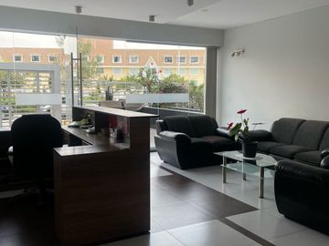 ¡VIVE CON ESTILO Y CONFORT EN ESTE EXCLUSIVO DÚPLEX CON VISTA A PARQUE!