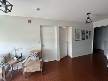 ¡VIVE CON ESTILO Y CONFORT EN ESTE EXCLUSIVO DÚPLEX CON VISTA A PARQUE!