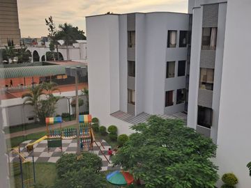 Venta de Departamento 3 Dormitorios, Cochera en Urb. Golf Los Incas, Surco