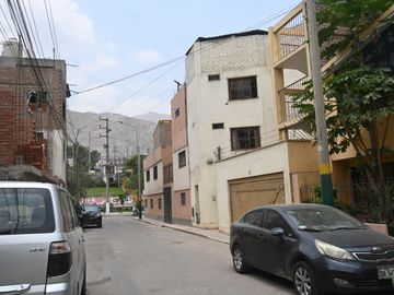 VENDO CASA DE 206 M² 3 PISOS - CHACLACAYO
