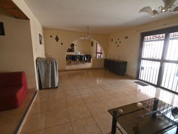 VENDO CASA DE 206 M² 3 PISOS - CHACLACAYO