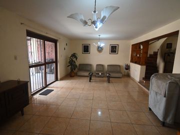 VENDO CASA DE 206 M² 3 PISOS - CHACLACAYO