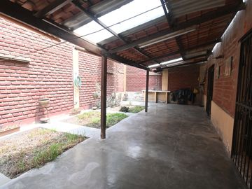 VENDO CASA DE 206 M² 3 PISOS - CHACLACAYO