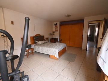 VENDO CASA DE 206 M² 3 PISOS - CHACLACAYO