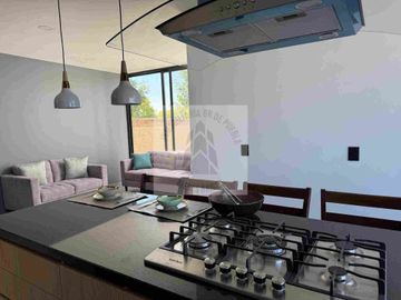 VENTA DE CASAS EN LOMAS DE ANGELOPOLIS CERCA DE NUEVO CENTRO COMERCIAL Y CASCATTA  CLUSTER NUEVO CON ALBERCA CASA CLUB 3 prototipos diferentes esquemas de pago todos los crédito