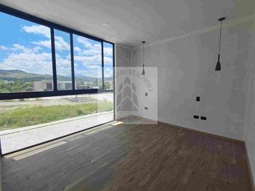 VENTA DE CASAS EN LOMAS DE ANGELOPOLIS CERCA DE NUEVO CENTRO COMERCIAL Y CASCATTA  CLUSTER NUEVO CON ALBERCA CASA CLUB 3 prototipos diferentes esquemas de pago todos los crédito