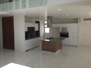 Exclusiva Residencia en Venta en Arauca Bosque Residencial, Zapopan