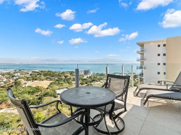 Departamento con vista al mar en venta en La Cruz