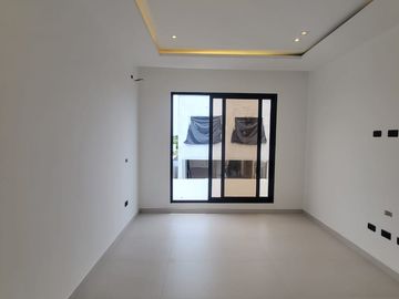 En venta lujosa y moderna casa en proyecto en Isla Celeste etapa Babor, Samborondon