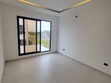 En venta lujosa y moderna casa en proyecto en Isla Celeste etapa Babor, Samborondon