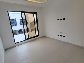 En venta lujosa y moderna casa en proyecto en Isla Celeste etapa Babor, Samborondon