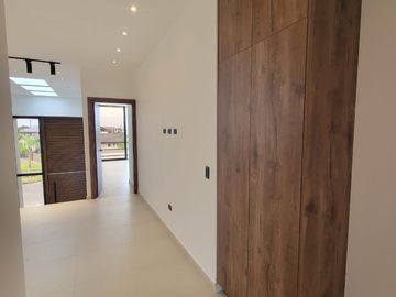 En venta lujosa y moderna casa en proyecto en Isla Celeste etapa Babor, Samborondon