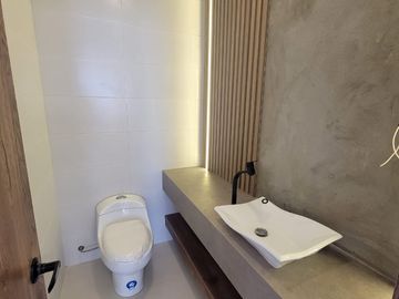En venta lujosa y moderna casa en proyecto en Isla Celeste etapa Babor, Samborondon
