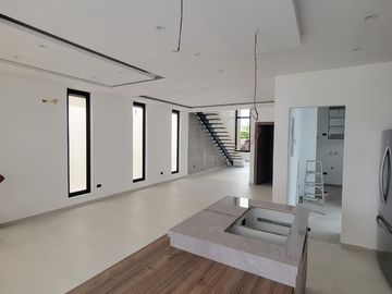 En venta lujosa y moderna casa en proyecto en Isla Celeste etapa Babor, Samborondon
