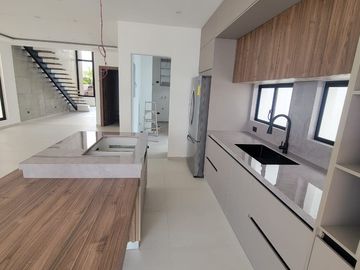 En venta lujosa y moderna casa en proyecto en Isla Celeste etapa Babor, Samborondon