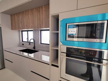 En venta lujosa y moderna casa en proyecto en Isla Celeste etapa Babor, Samborondon