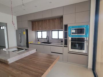En venta lujosa y moderna casa en proyecto en Isla Celeste etapa Babor, Samborondon
