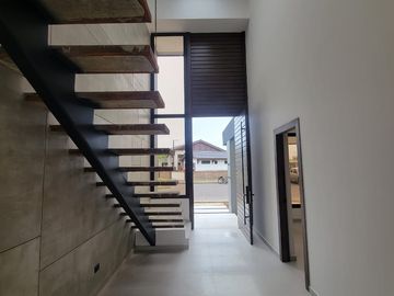 En venta lujosa y moderna casa en proyecto en Isla Celeste etapa Babor, Samborondon